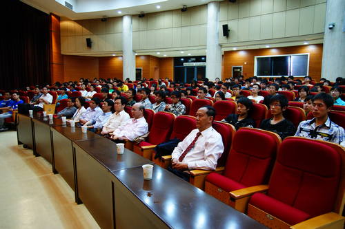 ��ѧԺ�쵼�ͽ�ʦ�μӱ����