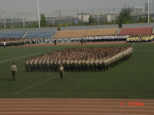 我院学生等待上场