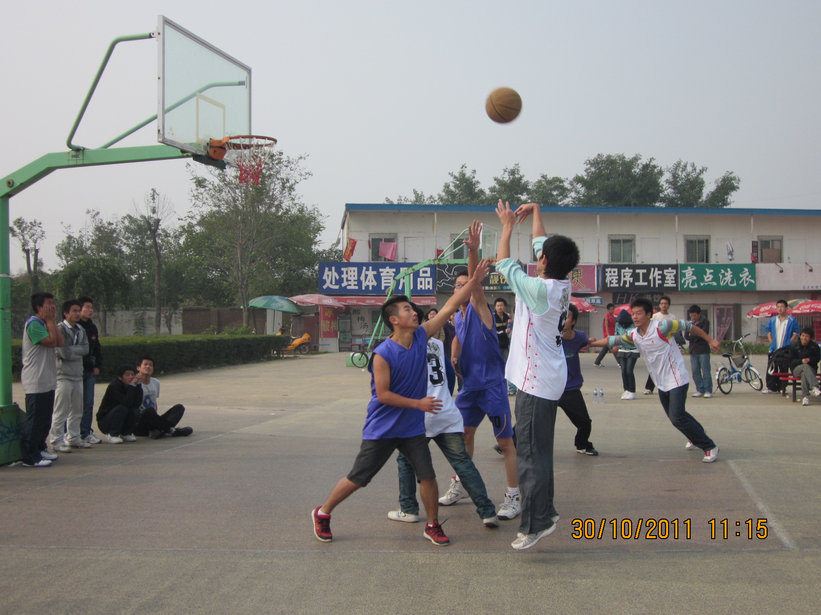 副主席李博标准的投篮动作