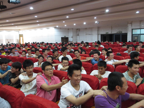 �½��ڴ���ͬѧ�ǵ�С��Ϸ